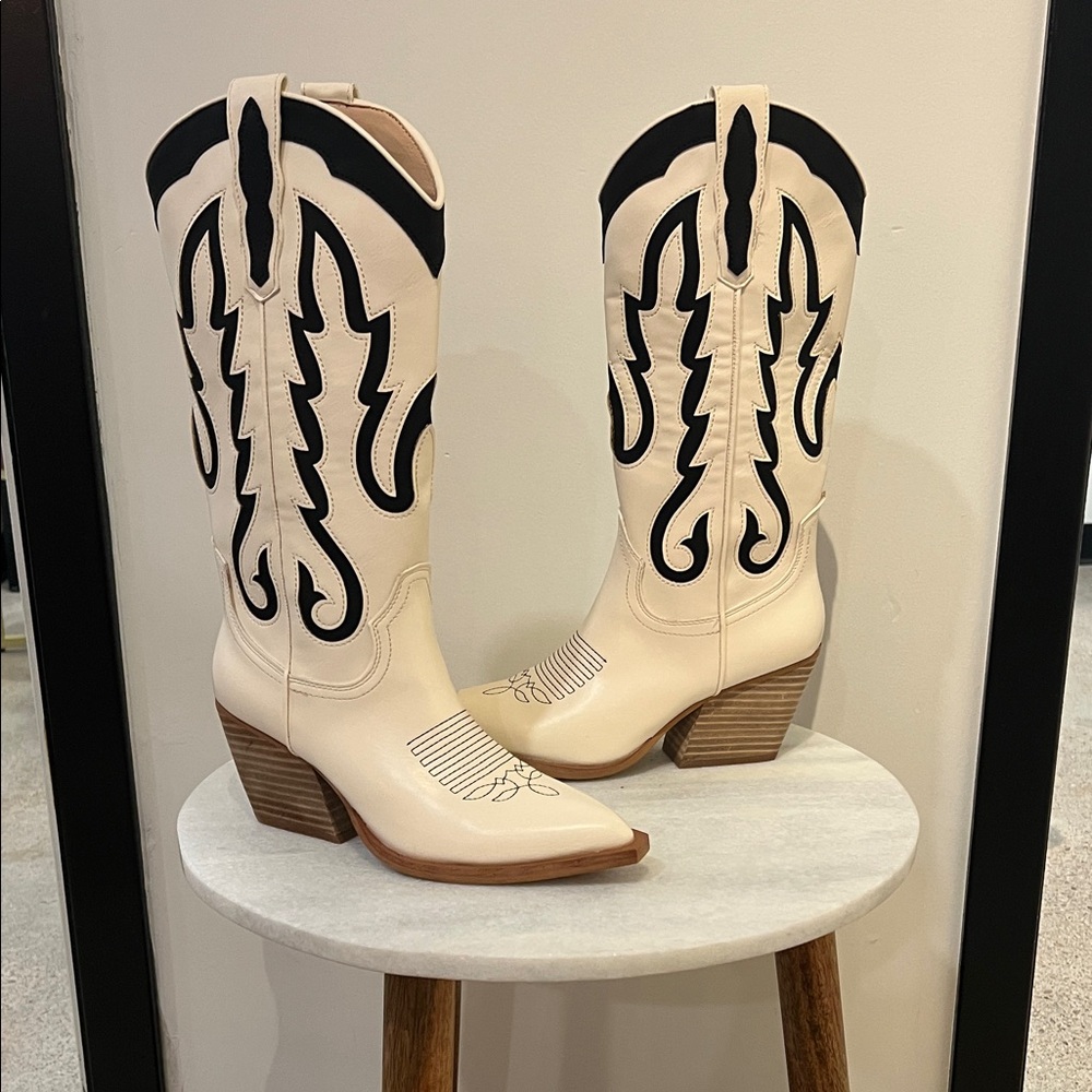Mi.iM Cream and Black Western Boots - Picture 4 of 5